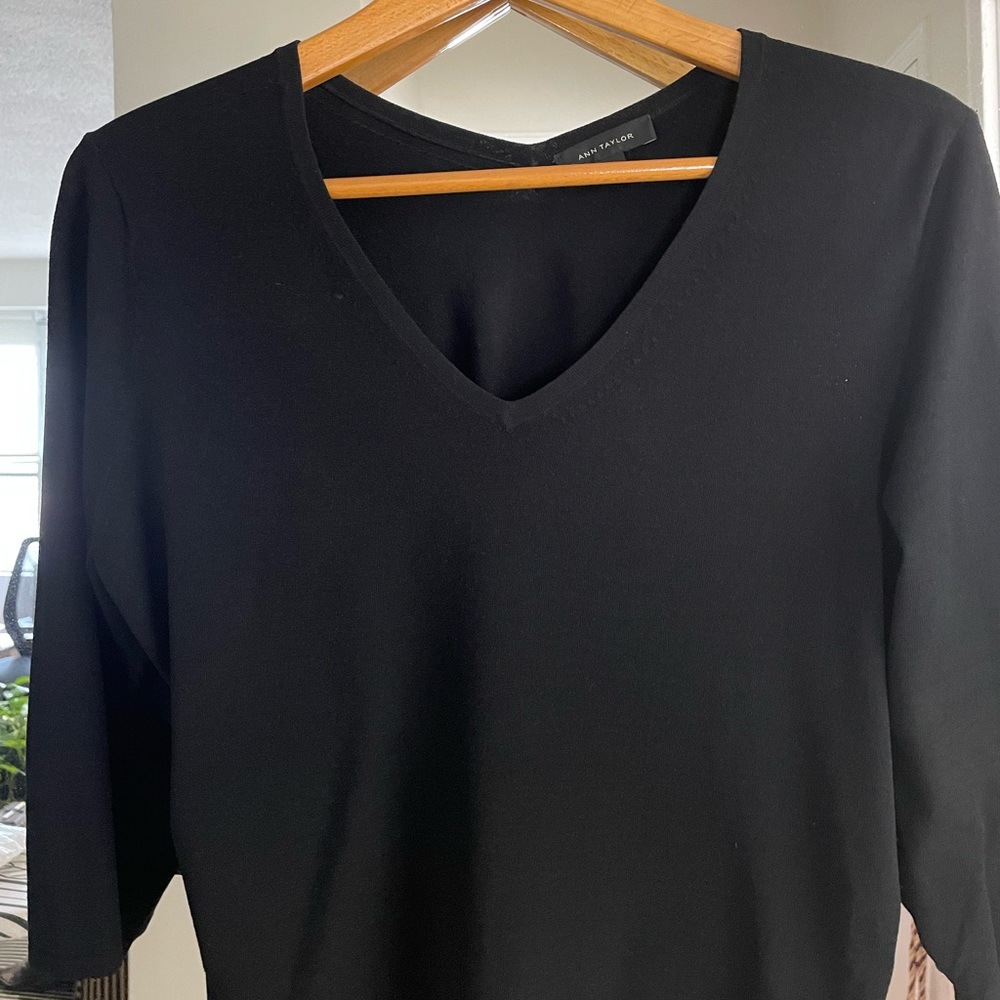 Ann Taylor Light knit Top